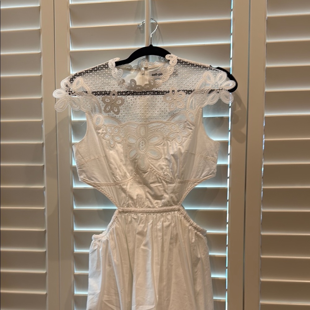 Elegant White Lace Dress